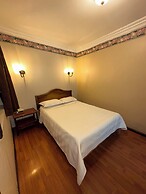 Hotel & Suites El Quijote