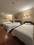 Hotel & Suites El Quijote