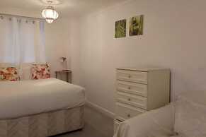 Apartmentsleeps4-parking-nearhuntington-petsok