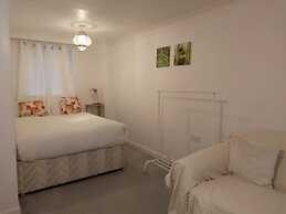 Apartmentsleeps4-parking-nearhuntington-petsok