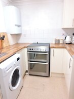 Apartmentsleeps4-parking-nearhuntington-petsok