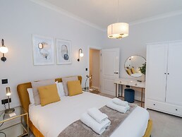The Salisbury Apartment 202
