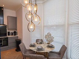 The Salisbury Apartment 202