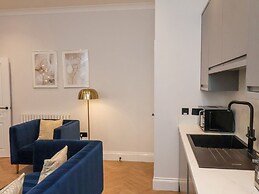 The Salisbury Apartment 202