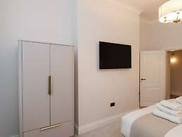 The Salisbury Apartment 201