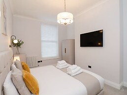 The Salisbury Apartment 201