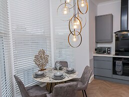 The Salisbury Apartment 201