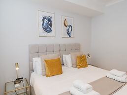 The Salisbury Apartment 205