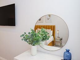 The Salisbury Apartment 205