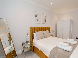 The Salisbury Apartment 205