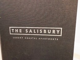 The Salisbury Sleeps 4 Classic Apartment