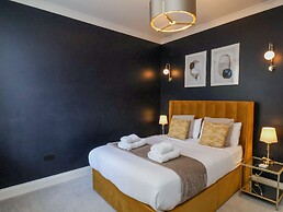 The Salisbury Apartment 303