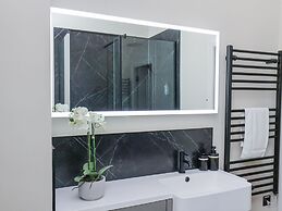 The Salisbury Apartment 303