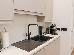The Salisbury Apartment 303