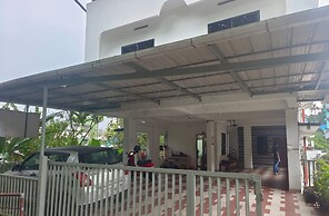 NIRUPAMA HOTEL ALUVA