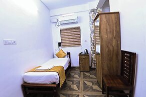 NIRUPAMA HOTEL ALUVA