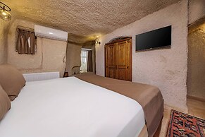 Arkelas Cave House