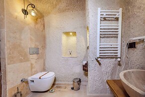 Arkelas Cave House