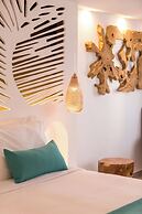 Margarita Hotel & Suites