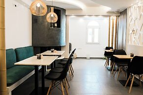 Margarita Hotel & Suites