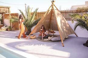 Margarita Hotel & Suites