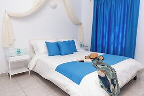 Margarita Hotel & Suites