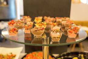 Margarita Hotel & Suites