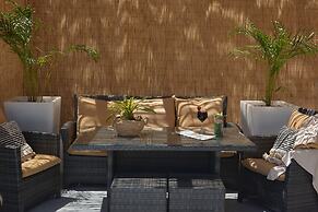 Margarita Hotel & Suites