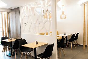 Margarita Hotel & Suites