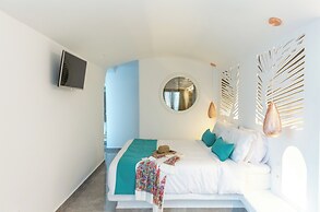 Margarita Hotel & Suites