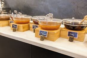 Margarita Hotel & Suites