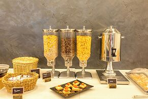 Margarita Hotel & Suites