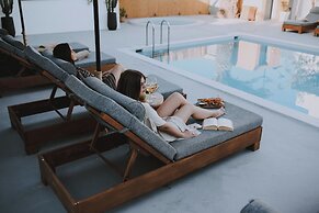 Margarita Hotel & Suites