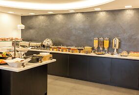 Margarita Hotel & Suites