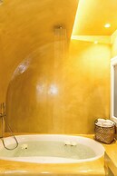 Margarita Hotel & Suites