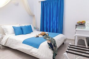 Margarita Hotel & Suites