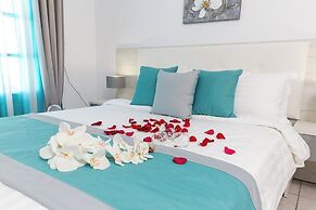 Margarita Hotel & Suites