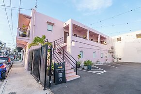 Room 3: Vibrant Walkable Hub in Santurce