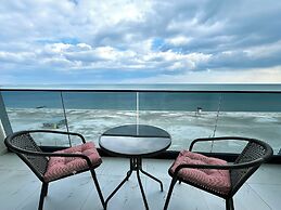 Apartament Panoramic Front View