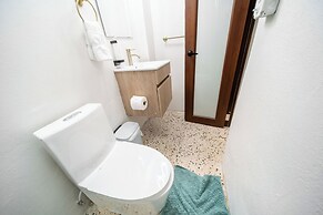 Room 5: Relaxed City Haven in Santurce