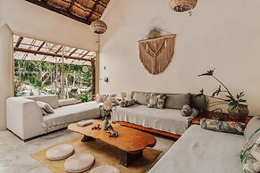 Casa Arkaana Eco Retreat