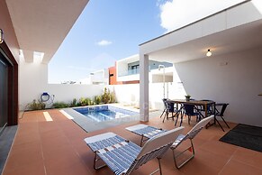 Villa Terracota by Acasadascasas