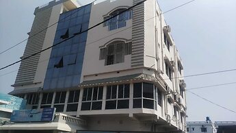 Hotel Oasis Palace