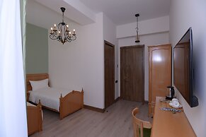 Old Avenue Hotel