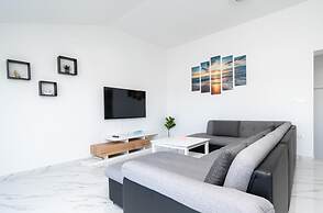 Panoramic View Apartment ILM