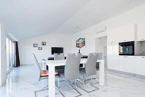 Panoramic View Apartment ILM