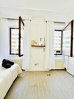 Affordable 4BR Apt Walk to FAC Platz