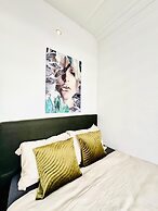 Affordable 4BR Apt Walk to FAC Platz