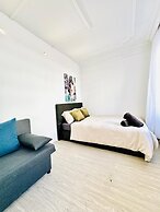 Affordable 4BR Apt Walk to FAC Platz