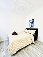 Affordable 4BR Apt Walk to FAC Platz